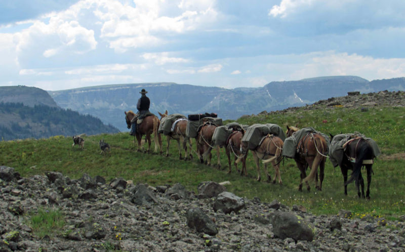 14J5_Boulder_Basin_ Outfitters_Inc_Main